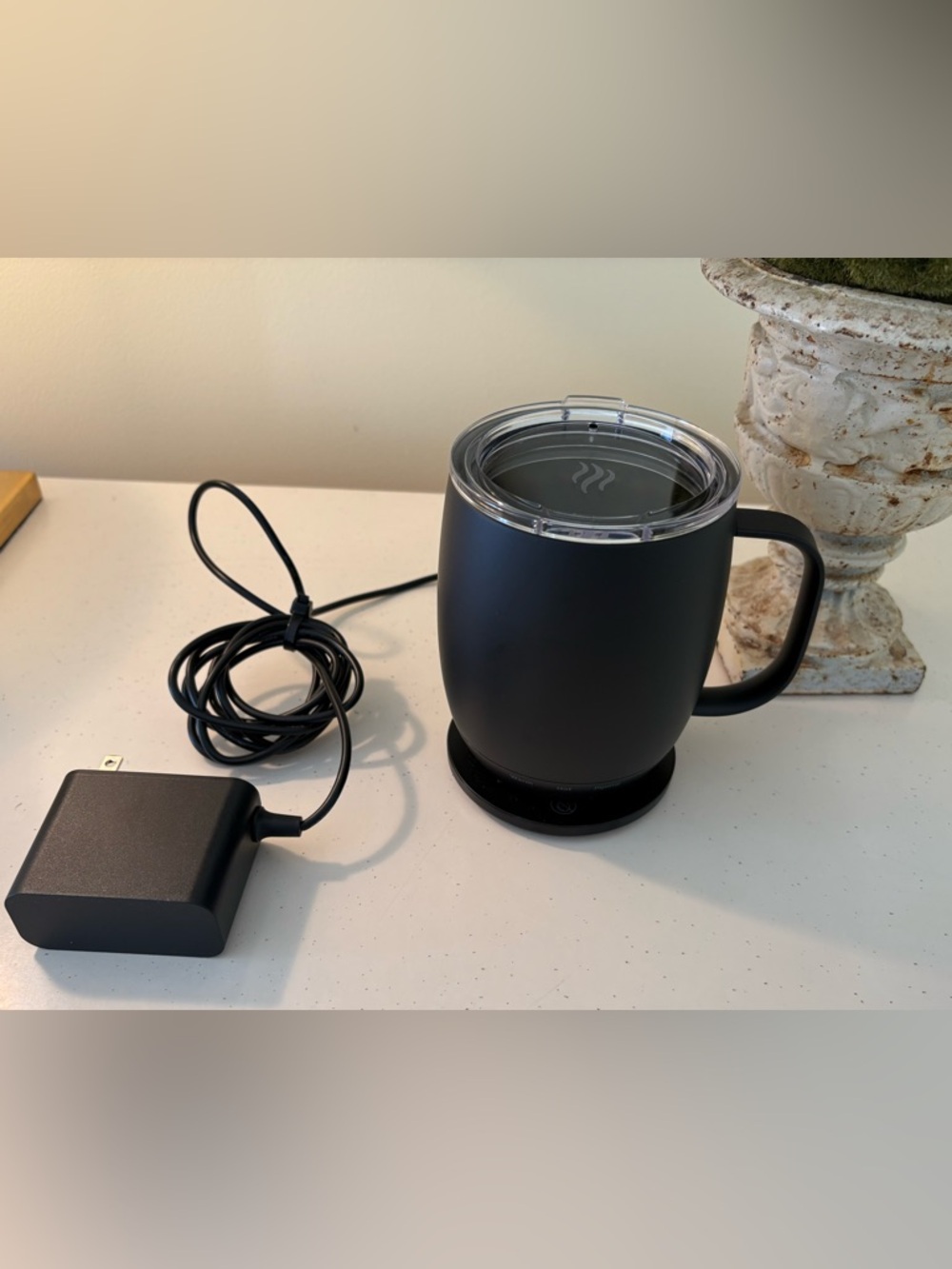Nextmug Self Heating Mug - Matte Black 14 oz - Picture 2 of 4